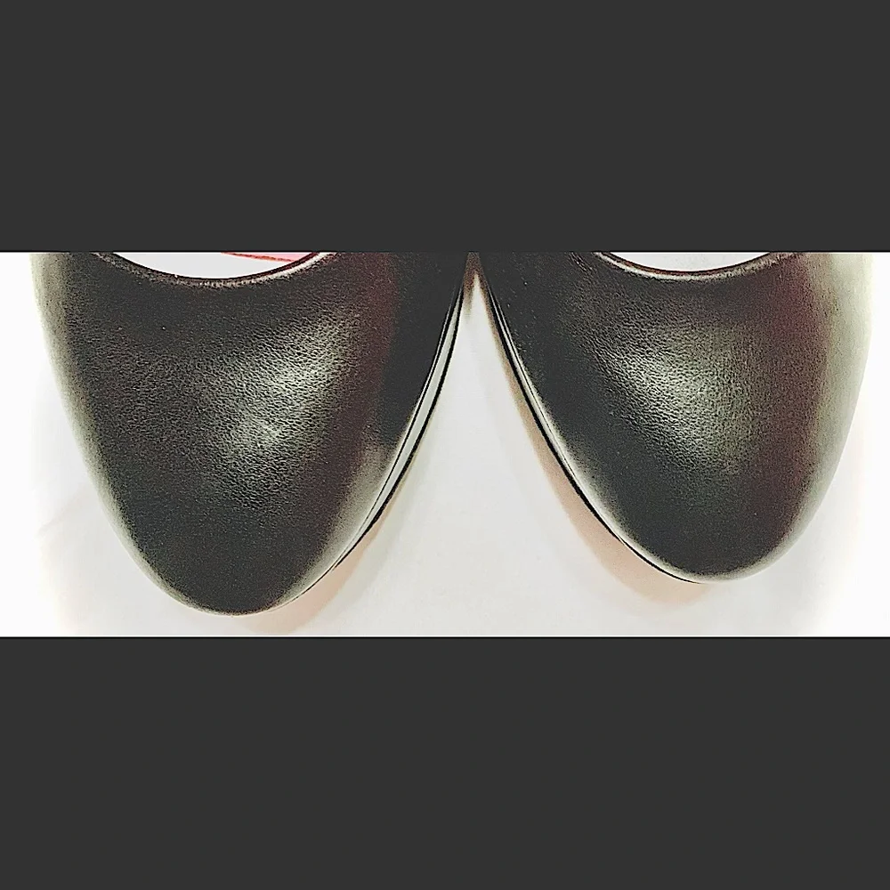 Guess Sexy Platform Black Pumps with Gold Buckle Detail On The Back Size 8.5